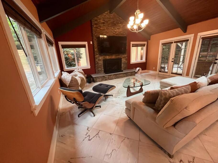 Serene Oasis Getaway With Sauna And A Swim Spa. Πόρτλαντ Εξωτερικό φωτογραφία